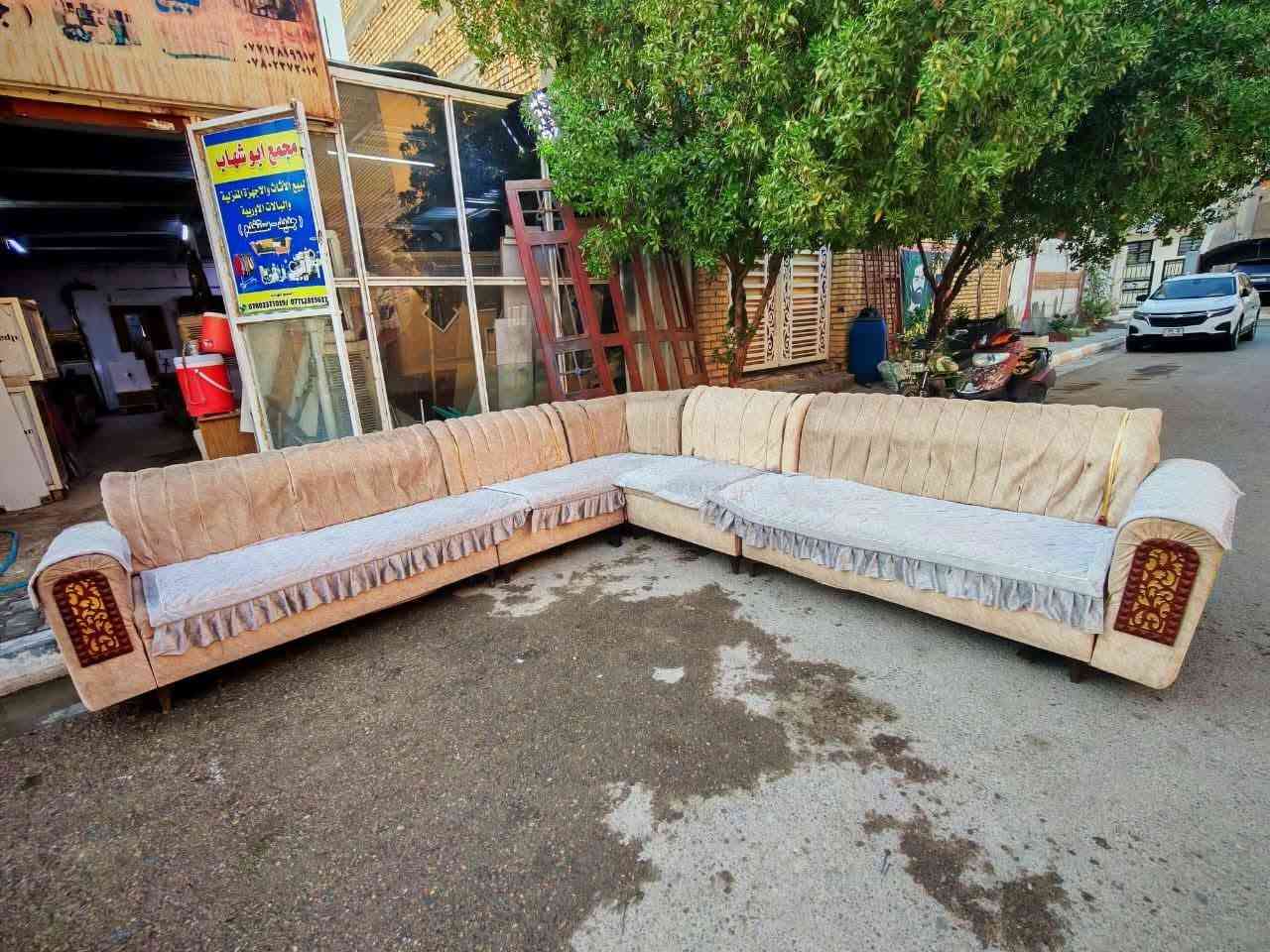 غرفه 300 بيها مجال 
ديوان ب100

نص مكتوب في الصور:
- ***********/ ***********