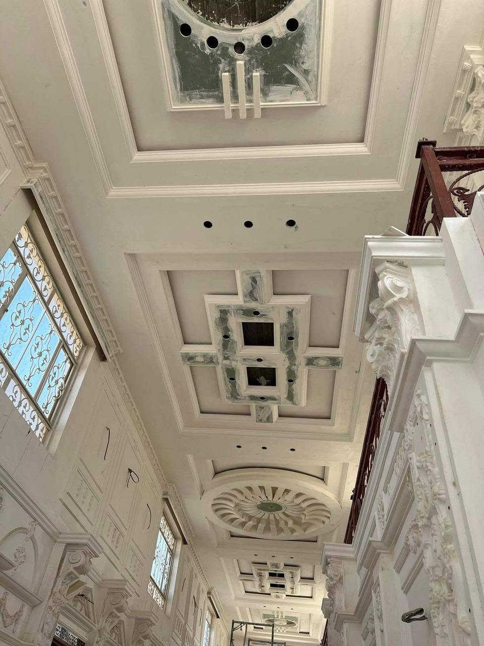 🌿 مزرعة للبيع في قرية الانتصار
📐 المساحة: 2350 م²
🏠 مساحة البناء: 450 م²
🛏️ تحتوي على 9 غرف نوم
🛋️ 2 استقبال
🚿 5 حمامات
✨ أغلب الغرف سويتات
📜 نوع العقد: عقد 17، ومنتهي وراح يتم تحويله إلى طابو
📍 العنوان: قرية الانتصار
📞 للاستفسار والتواصل عبر واتساب:
***********
