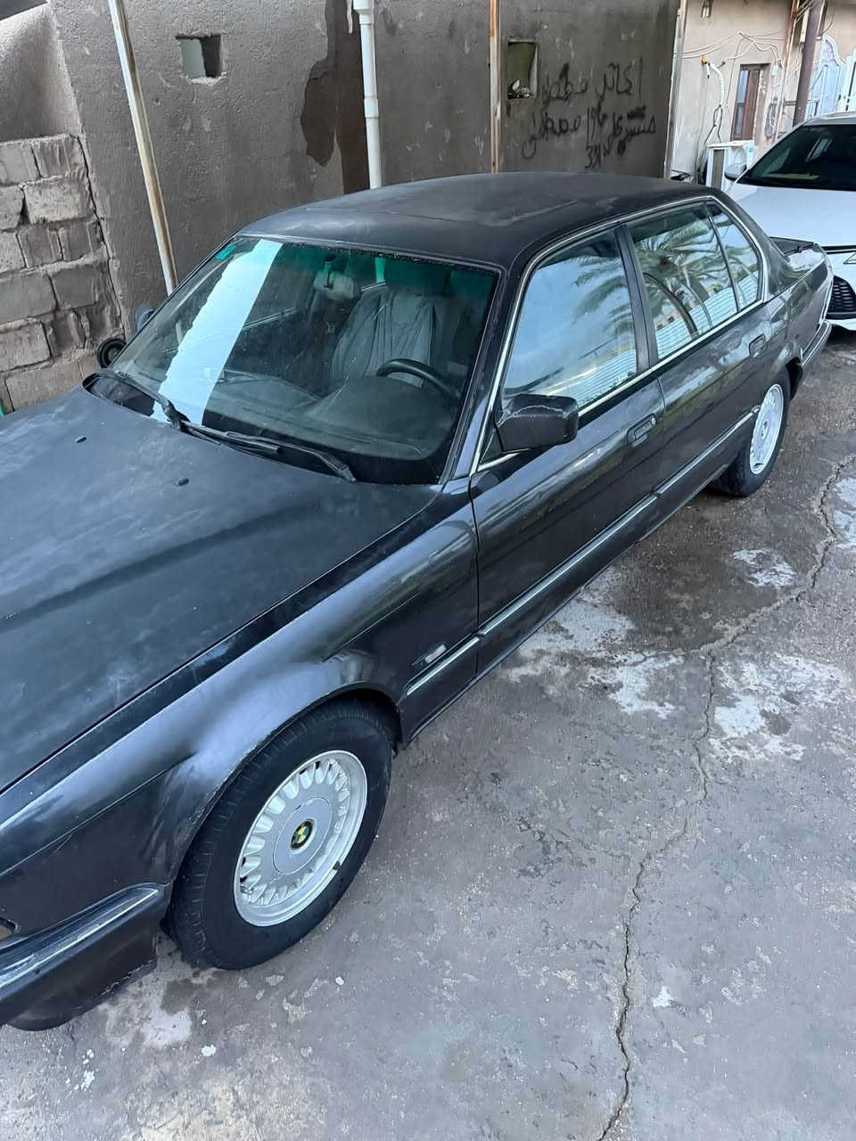السلام عليكم
BWM 1992

735i 

رقم بغداد الجديد ب اسمي تحويل ثاني يوم

كير محرك بحاله جيده جداا 

السياره بدون صبغ بيها شويه جراد في الجزء العلوي 

تخم تاير جديد 

صدر جديد 

غرفه جديد 

شاشه لمس 

فتحه سقف شغاله

السياره على ايدي كامله مكمله تشغل وتطلع 
العنوان بغداد اليوسفيه
للاستفسار الاتصال على الرقم ***********
