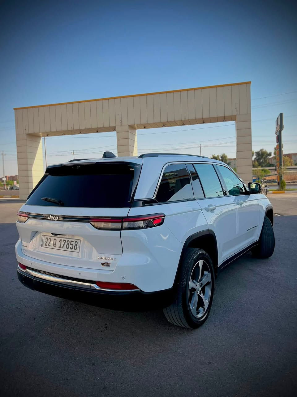 Jeep grand cherokee limited plus 2023
فول فول مواصفات ٢٠٢٣

ليميتت بلاس
دةبل اكسل ٤*٤
بانوراما
اربع باب بةصمة
٣ شاشة و شاشة كبير
كشنات هيتر و ميموري و تدفية
باب بردات بيلادي
رادار خلفي و امامي و جنبي
٥ كاميرا
ستيرن هيتر

ماشية ٢٨ ميل

نص جاملغ امامي مصبوغ بدون ارباك بدون دواخل

حتا دعامي مابيها صبوغ

ارباكت كلش سليمة

٣ مكان شوية pdr

سعر ٣٣٠ و مجال
مكان اربيل

***********

