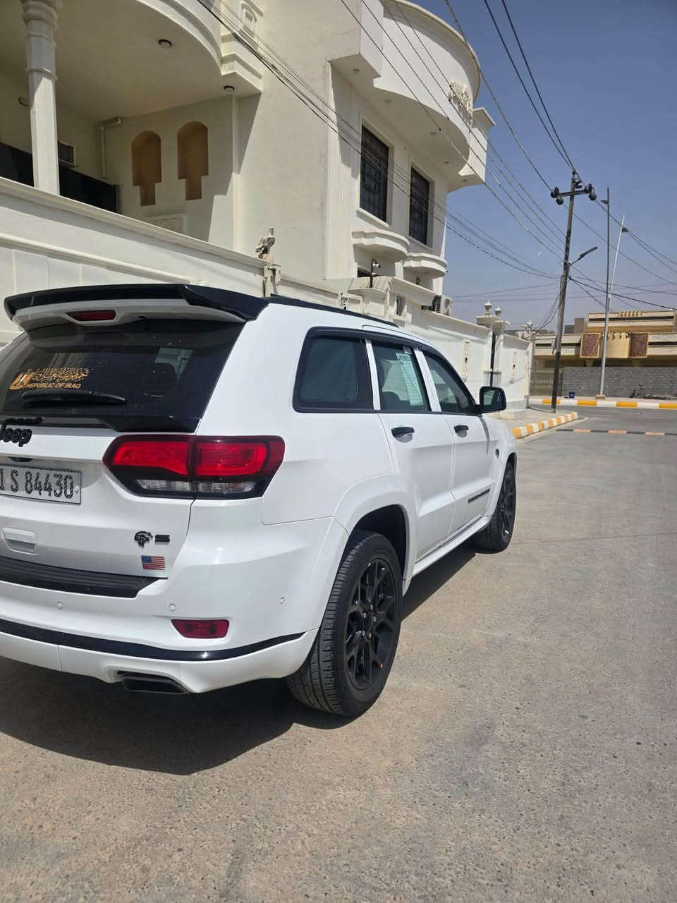 جيب 22S
وكاله هارلم 
فول فول مواصفات معروفه موصفات لS
المواصفات 
رادار امامي
رادارات خلفيه 
نقطة عمياء 
دفع رباعي 4x4 
المقاعد الأمامية كهربائية 
ذاكرة لحفظ وضعيات الجلوس 
المقاعد الأمامية مع تدفئة 
ويل قياس 20 انج 
مقود السائق كهربائي 
تدفئة ستيرن 
سقف بانوراما 
شاشه كبيرة 8.4 انج 
نظام الملاحة (GPS) 
نظام خاص للطرق الوعرة 
مصابيح امامية زنون 
المصابيح الأمامية مع LED لايت 
كشافات ضباب بروجكتر زنون 
تشغيل عن بعد 
صندوق كهربائي 
حساسات أمامية 
حساسات خلفية 
كاميرا خلفية 
بخاخ ماء لتنظيف المصابيح الامامية 
مرايا بخاصية التعتيم الذاتي 
مرايا جانبية قابلة للطي 
بلوتوث تلفون 
محدد سرعة 
نظام تشغيل واطفاء اوتماتيكي للمحرك للتوفير من صرف الوقود . ( Auto Start System ) 
نظام بريك اوتماتيكي ( Auto Break System )
رقم بغداد
تحويل  مباشر 

السيارة ماشي ٢٩ 

كفاله عامه السياره من الصبغ والبارد والضربة
حتى الدعاميات
السيارة جديدة
***********
