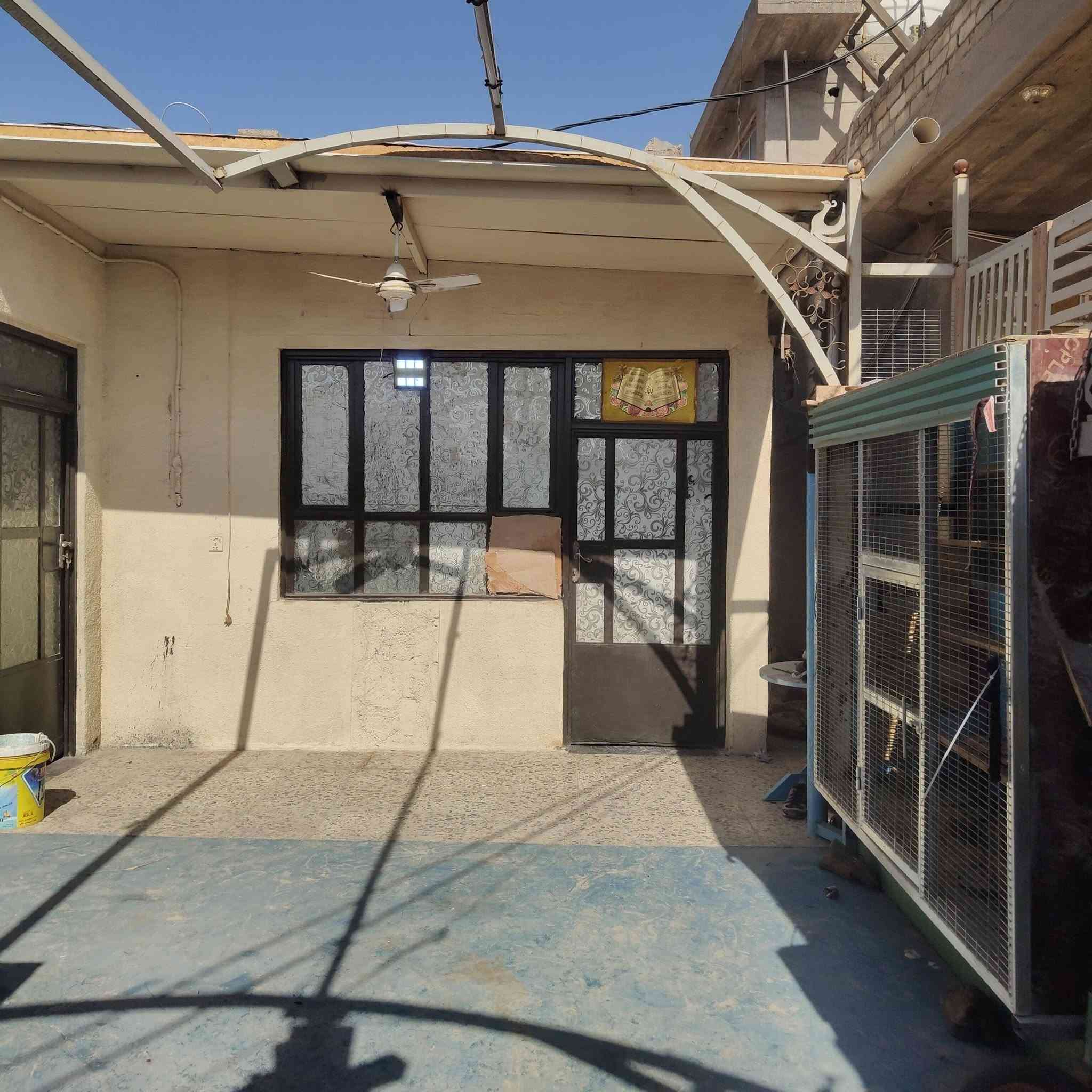 بيت للبيع 250متر ثنين غرف وصاله ومطبخ وستقبال ارضيه كاشي
البيت كامل على اخر حبايه العنوان دور الزراعه  للاستفسار ***********
