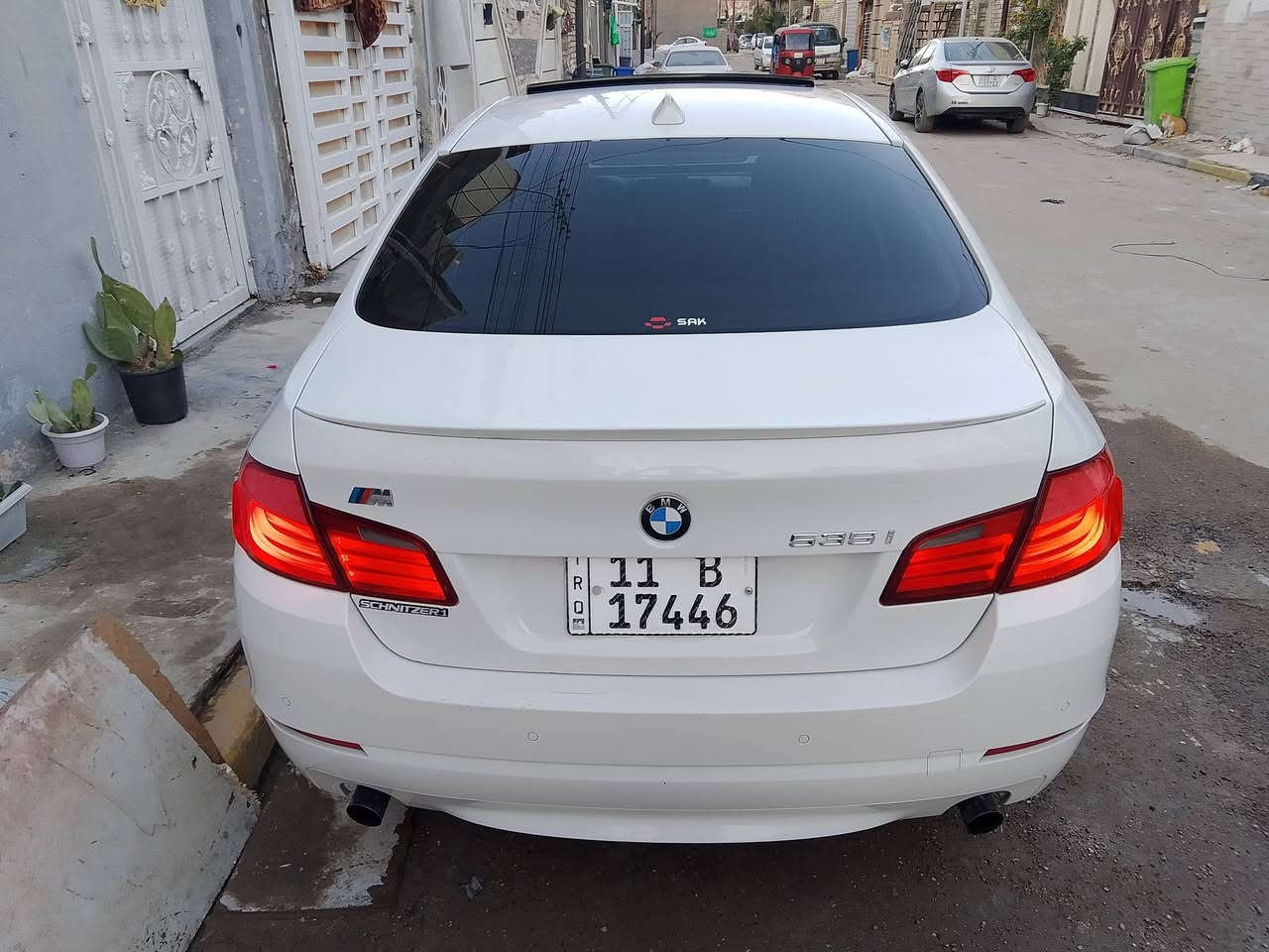 F10 • ٢٠١١ • ستة سلندر