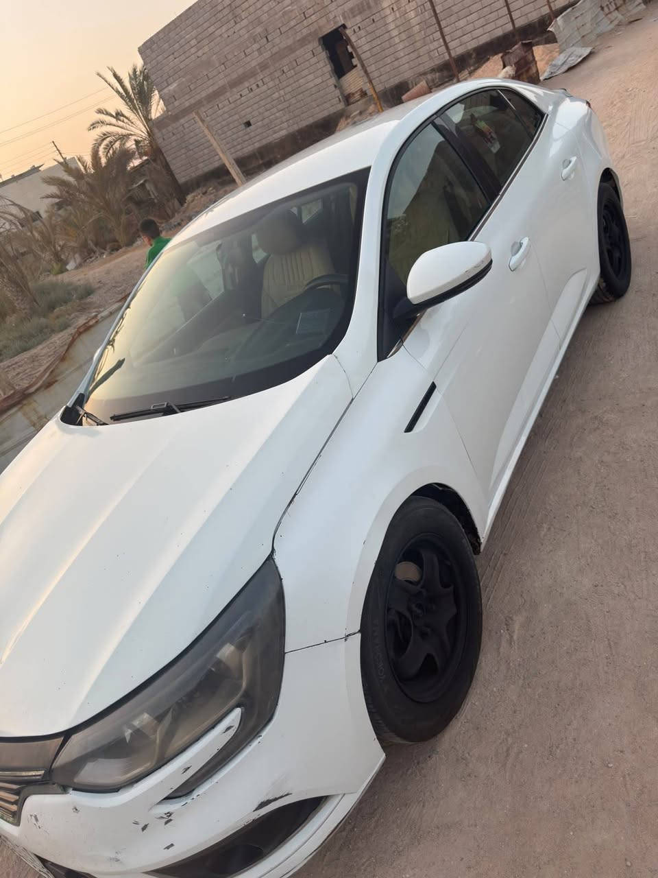 رينو ميكان مديل 2019 سعر 75 وبيه مجال حق الجيه 
السلام عليكم سياره رينو ميكان مكينه وكير وحداديه وتبريد خير من الله سياره مال جناي ما متعوبه السياره جهازه مابيه ضربه ولا صبغ مكان السياره البصره شط العرب الجزيره اليوبه رقمي *********** ما متواجد عل ماسنجر
