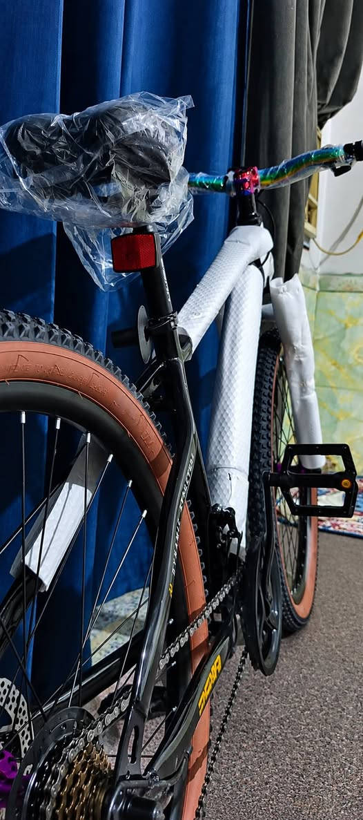 رجع اتوفر باسكل جبلي🚲 ماركة DSMA🇧🇷🖤
الحجم: 27.5🚲
المواصفات🇧🇷:  دبل امامي بريكات دسك امامي خلفي سستيم كير ومكينه تبديل سرع 7 خلفي 3 امامي ستيرن سبع الوان بطيخة رياضي بولبرن الون اسود🖤🚲 
معه هدايه قفل.. ويه جاملاغات اصليه.. وفسفورات بليويل اصليه🎁
الباسكل جديد ما مستخدم ابد بعده بجيس شخط مابيه 🖤
المكان السماوه يوجد توصيل كافة محافضات العراق🇮🇶
السعر خاص👌🏻
للتواصل ماسنجر... واتساب ***********💚
شراي حياك الله عيوني انطيهن الك
