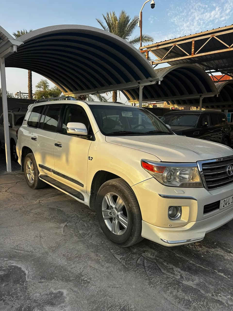 لاندكروز 13  VXR s مكينه 5700 فول خزن ميموري عداد لكزز ماشيه 170 الف مكفوله كفاله عامه سنويه جديده كتاب تظليل سياره دينار ماتصرف عليه مكان السياره بابل مشروع المسيب #السعر 360 وبي مجال *********** 
سيد علي المعموري
