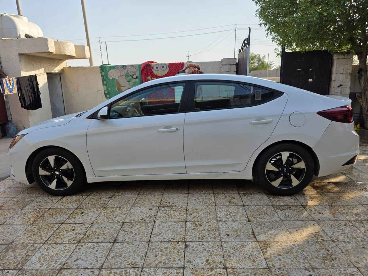 النترا موديل 2020 وارد أمريكي 
معوقين باقيلها 3 أشهر وتصير حره 
تخم تاير والسياره حلوه السعر 128 وبيها مجال
 محرك 2000  دوش حادثه بس دعاميه بأمريكا 
وبالعراق جاملغ رش  بيها تكشير شويه كد شبر بالقماره فقط  بيها سونار مكانها ميسان 
 للأستفسار اتصل على الرقم ***********
