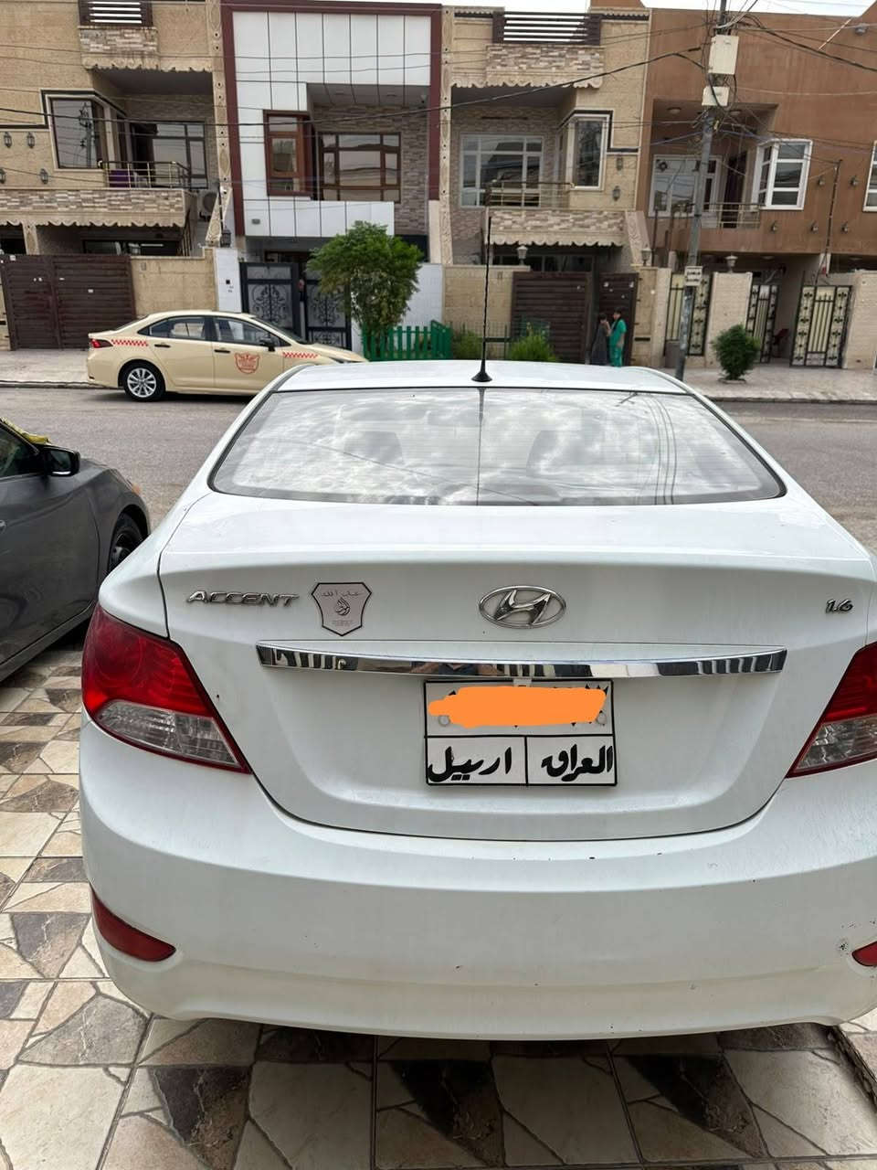 هۆندە ئەکسێنت 2014
تۆماتیک 
گێڕو مەکینە بەشەرت
چوار پارچەی بۆیاغە جەمپێکی خەفیف
نرخی 78 مەجالی کەم 
***********
