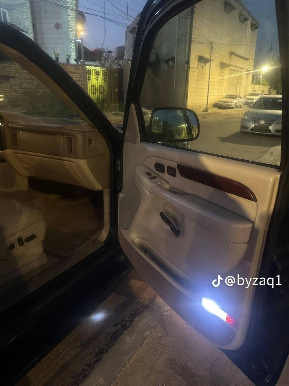 تاهو بترا 2002 اصولي 100%
لانقل ولا تسجيل جديد  جاهزة محرك وكير وحدادية الدواخل كشنات جلد كهربائي 
اللون زيتوني 
السعر 130
مكان السيارة بصرة  ***********
