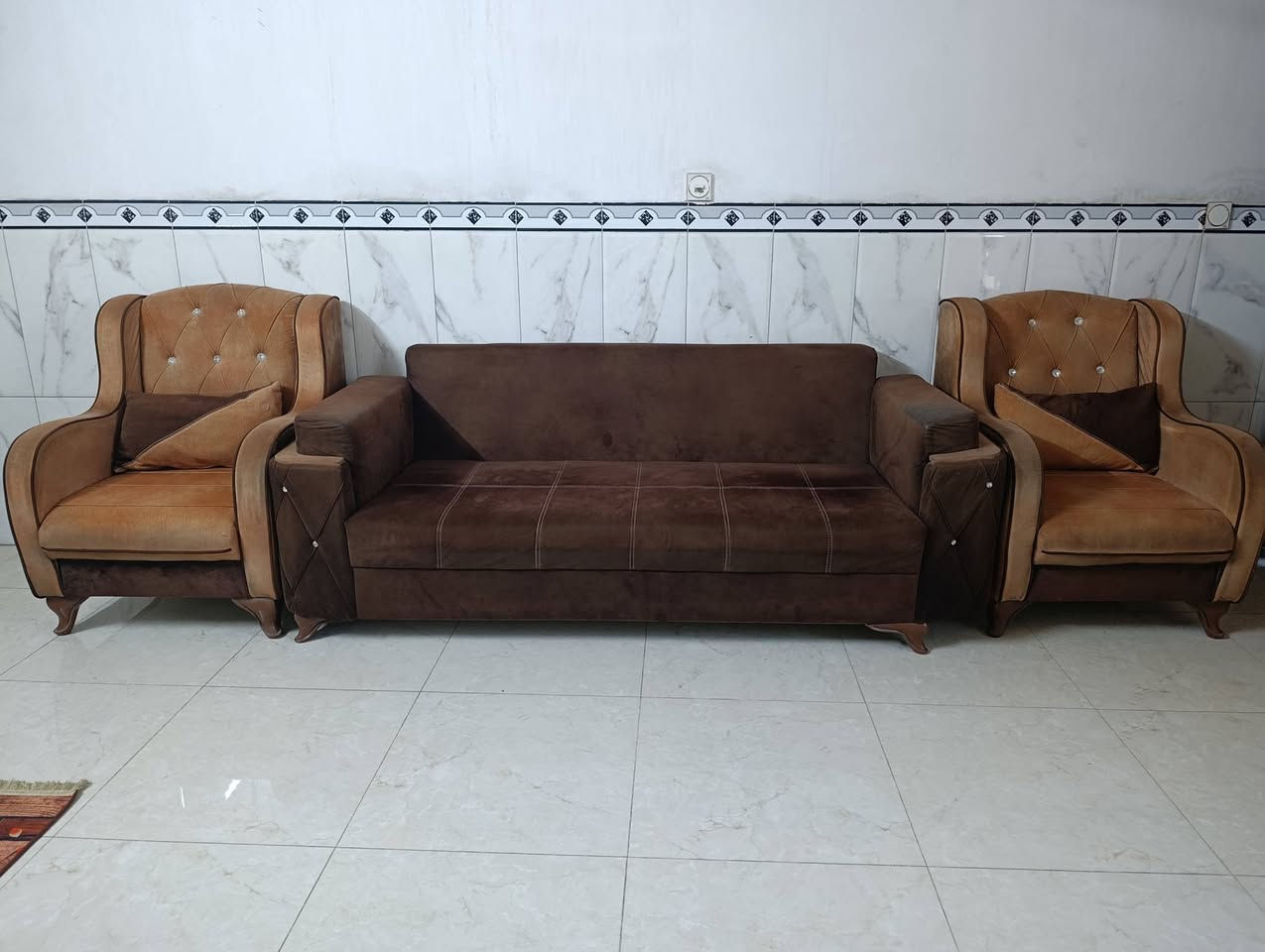 🛋️ للبيع تخم قنفات مستعمل 🛋️
حالتها زينة ومناسبة للبيت ✨
💰 السعر: 300 ألف دينار
🤝 قابل للتفاوض 
📞 للاستفسار: ***********
