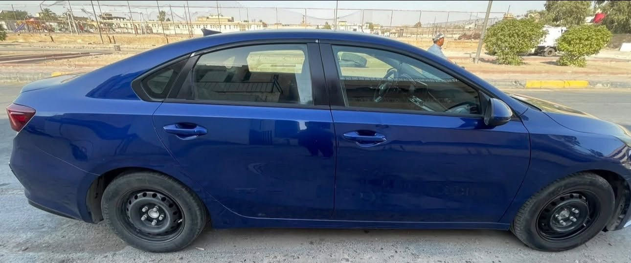 السلام عليكم
فورتي 2019 وارد امريكي 
مكينة 2000 دوش 
كير at المرغوب    ماشية 115 
حادثة جاملغ وبنيد فقط 
بدون دواخل +مكينة وكير مكفولات 
مكاني : بغداد / حي جميلة 
رقم الهاتف : ***********
السعر 127
