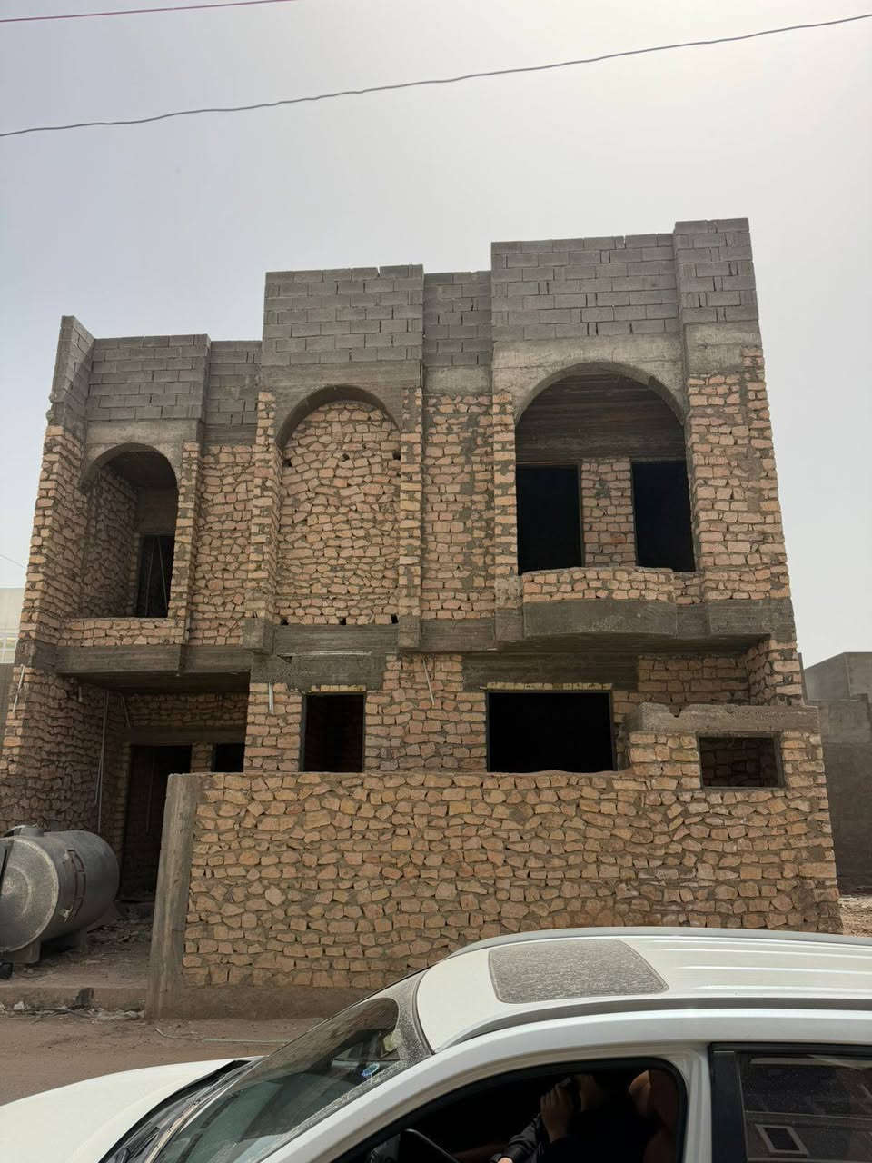 السلام عليكم ورحمة الله وبركاته دار طابو زراعي  ( هيكل للبيع ) بناء 2024 المساحة 162متر ( مساحة البناء 320 ) الدار يتكون من 3 طوابق / الطابق الاول حمام خارجي+ داخلي . مطبخ حار وبارد صالة وديوانية وغرفة نوم سويت / الطابق الثاني صالة كبيرة وغرفتين نوم + حمام .. / الطابق الثالث غرفة + مخزن ... كلشي واصل ماء وكهرباء وخدمات بالاضافه شارع 8 متر كامل الخدمات
العنوان الرمادي شارع 40 خلف مجمع القند للاثاث 
السعر 105 مليون بي مجال للاستفسار 
***********
السلام عليكم ورحمة الله وبركاته دار طابو زراعي  ( هيكل للبيع ) بناء 2024 المساحة 162متر ( مساحة البناء 320 ) الدار يتكون من 3 طوابق / الطابق الاول حمام خارجي+ داخلي . مطبخ حار وبارد صالة وديوانية وغرفة نوم سويت / الطابق الثاني صالة كبيرة وغرفتين نوم + حمام .. / الطابق الثالث غرفة + مخزن ... كلشي واصل ماء وكهرباء وخدمات بالاضافه شارع 8 متر كامل الخدمات
