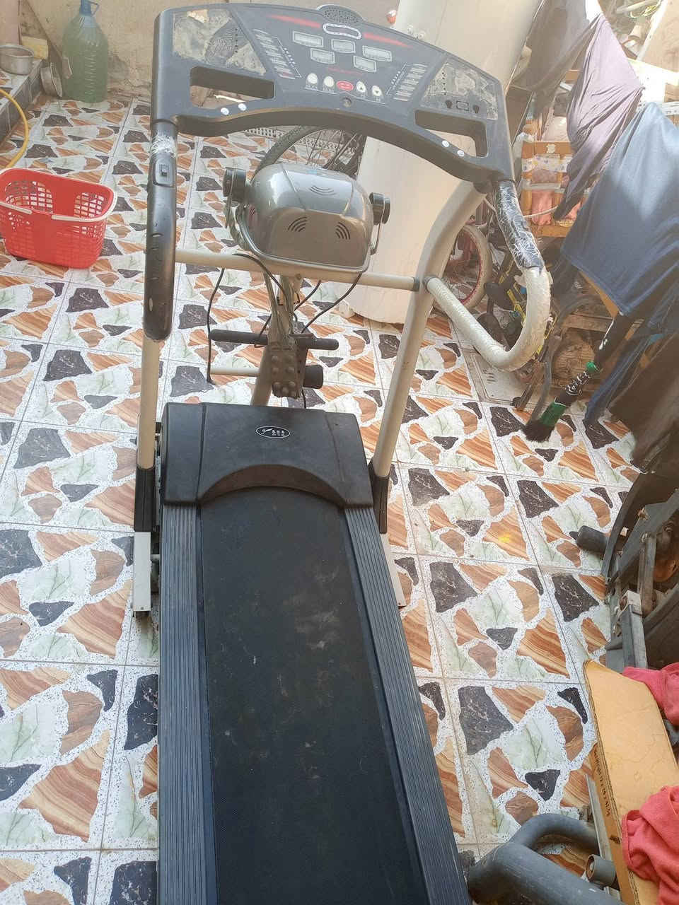هسلام عليكم عندي جهاز جري ما عرف شنو عطله البيع نضيف سعر 75 الف بيه مجال رقم الهاتف *********** واتساب
