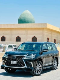 لكزسLEXUS .LX570.  بريم اصل   -الموديل. 2017  السياره ماشيه ١١٥   -الك...