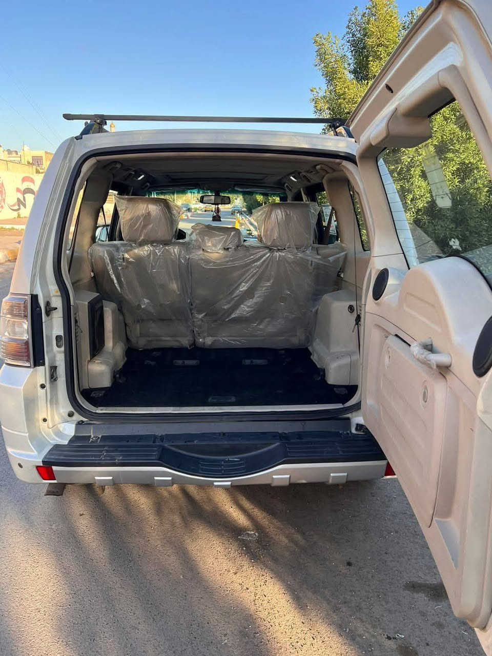باجيروموديل ١٤ فومواصفات ابلاديه مابيهه صبغ مكينه ٣ ونص السعر١٧٠ وبي مجال مكان السياره المنصور هاذ رقمي ***********
