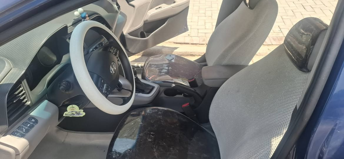 السلام عليكم شباب لنترا وارد أمريكي مديل ٢٠٢٠ ماشيه ١٣٧ رقم بغداد معوقين بعد سنه وتفك مكينه وكير مكفول حداديه جديد تخم تاير دوشمه جديده حادث موجود بالسونر سعر ١٠٧ رقم 
***********

