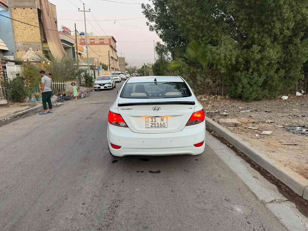 سلام عليكم للبيع اكسنت خليجي شركة فول موصفات بلو موديل 2015. سياره بسمي رقم بغداد سعر قفل من خير 100يعني بشده رجان مكني بغداد رقم ***********
