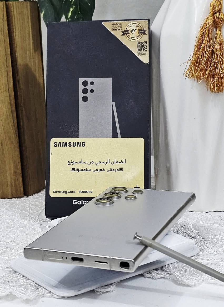 سلام عليكم 
جهاز اس  S 24 Utra الترا تيتانيوم
الذاكره 256 العشوائية 12 معالج سناب دراكون 
دبل سيم كارت شرق اوسط الاصلي كامل ملحقات 
السعر 960 بغداد م الصدر الهاتف ***********
