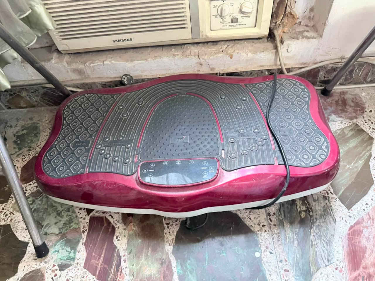 جهاز لتكسير الدهون العنيده.   ***********
