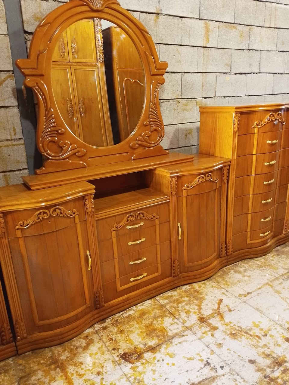 غرفه سته أبواب ملحق شغل ثكيل درجه اولى نضيفه فول اخو الجديد نقش زان زان شرط غرفه رقم واحد غرفه اتخبل ثكيل درجه اولى ***********
