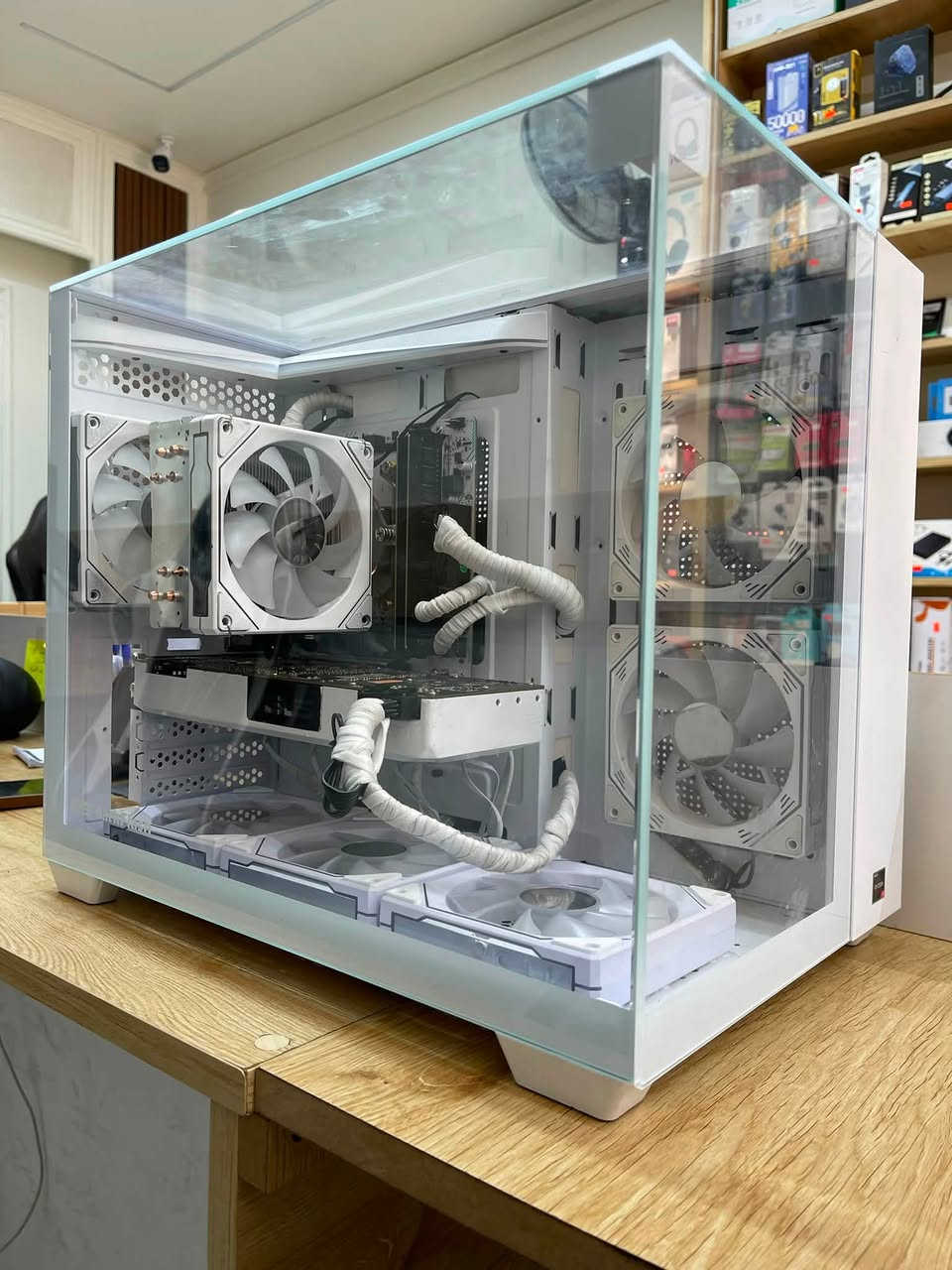 R5 3600
Ram : 16g 2400
Hard : ssd 128 
Hard :hdd 500
M.b b550
Gpu : 1080Ti 11G

***********
