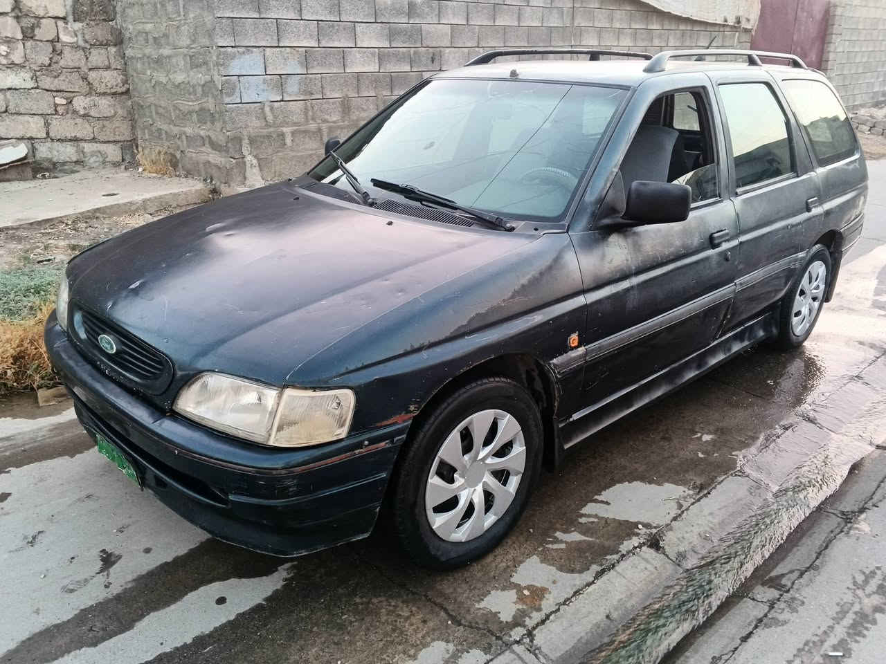 فورد سكوت موديل 91 ماكينه نظيفه جير نظيفه ويرمينيه شباب شرط التحويل شرطه التحويل كربون كربون ما بيها تقحيل بدون دعم كربون ما مسجل سياره شغاله. السعر 12.     ***********.  ***********
