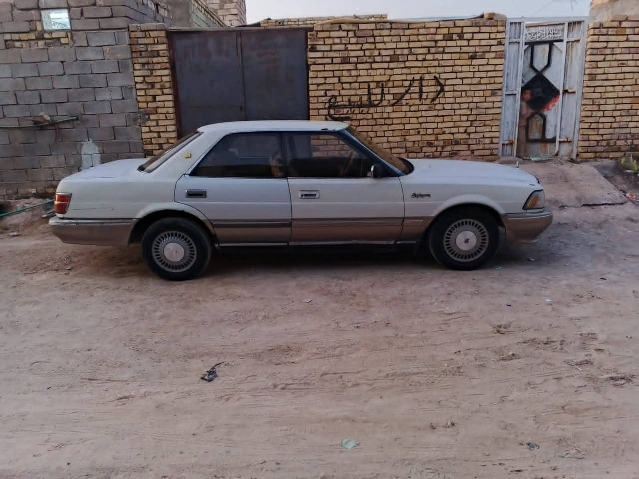 هارتوب للبيع سياره جاهزه حداديه تخم تايرات مكينه وكير السعر 32وبيه مجال للشراي رقمه نكليزي عنواني ناصريه سوق الشيوخ ***********
