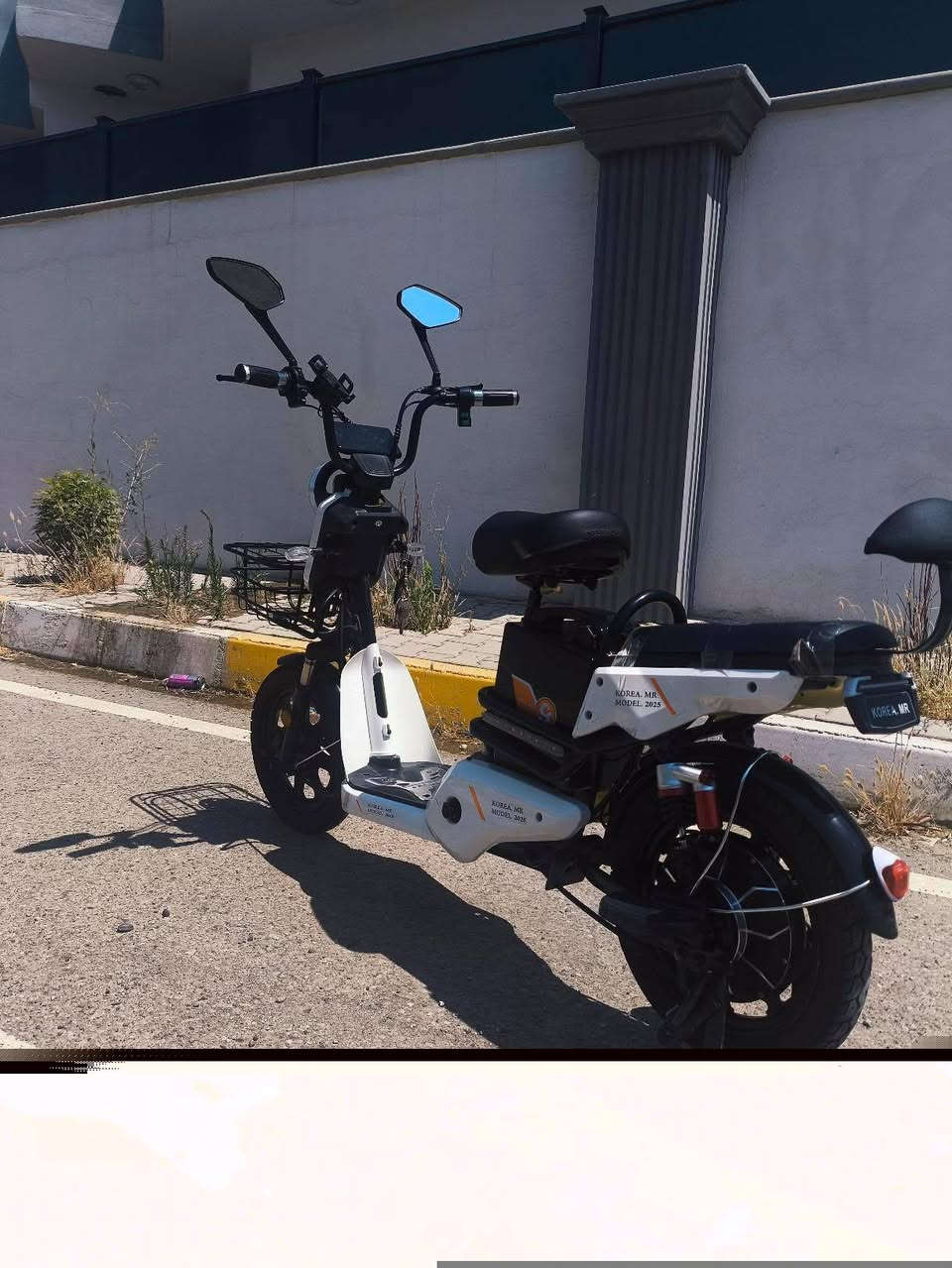 البايسكل اخو الجديد

Korea Mr  حجم 16 2025 

5  بطاريات نظيفات 

الملف 650W 

العداد ماشي فقط 1620 كيلو مستعمل 3 اشهر 

السرعة 75 الحقيقي 40  

 بيها مثبت سرعة

بلوتوث شغال

ستاند موبايل  ومنفذ شحن الموبايل 

البطارية والملف مابيه عيب

وياه الشاحنه البلادية 

البايسكل مشكلته كسر براغي الكشن الخلفي   و كسر  بسيط موضح بالصورة

السعر 300  

عنواني كركوك حي الواسطي
متوفر توصيل داخل المدينة
***********
