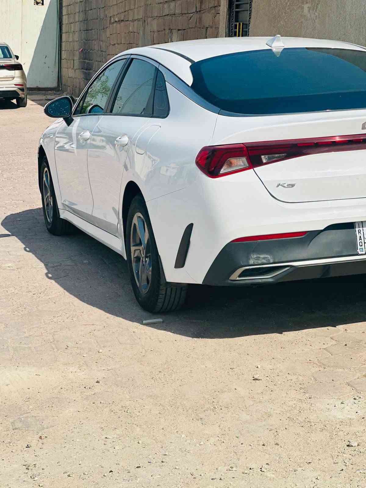السلام عليكم
كيا K5 موديل 2022
رقم كربلاء معوقين سنه وصير حرة 
بيها وكاله عامة من صاحب سيارة 
وارد امريكي 
✔️ نظافة عالية جداً 
⚙️ المحرك:
✔️ 4 سلندر
✔️ سعة 1.6 لتر 
✔️ أداء قوي + صرفية مناسبة
✔️ كير أوتوماتيك
✔️ مقاعد مخملي 
✔️ كاميرا خلفية
✔️ حساسات أمامية وخلفية
✔️ لايت زينون + LED خلفي
✔️ هندبريك بصمة
✔️ تحكم ستيرن متعدد الوظائف
✔️ مثبت سرعة
✔️ نظام Eco / Sport
✔️ مكيف أوتوماتيك
✔️ شحن USB
✔️ نظام ABS
✔️ مانع انزلاق
✔️ وسائد هوائي
✔️ نظام المحافظة على المسا
✔️ تحذير النقطة العمياء
للبيع  او المراوس 
السعر مطلوب135ورقة
البصرة الجمهورية
هـ7735242744
