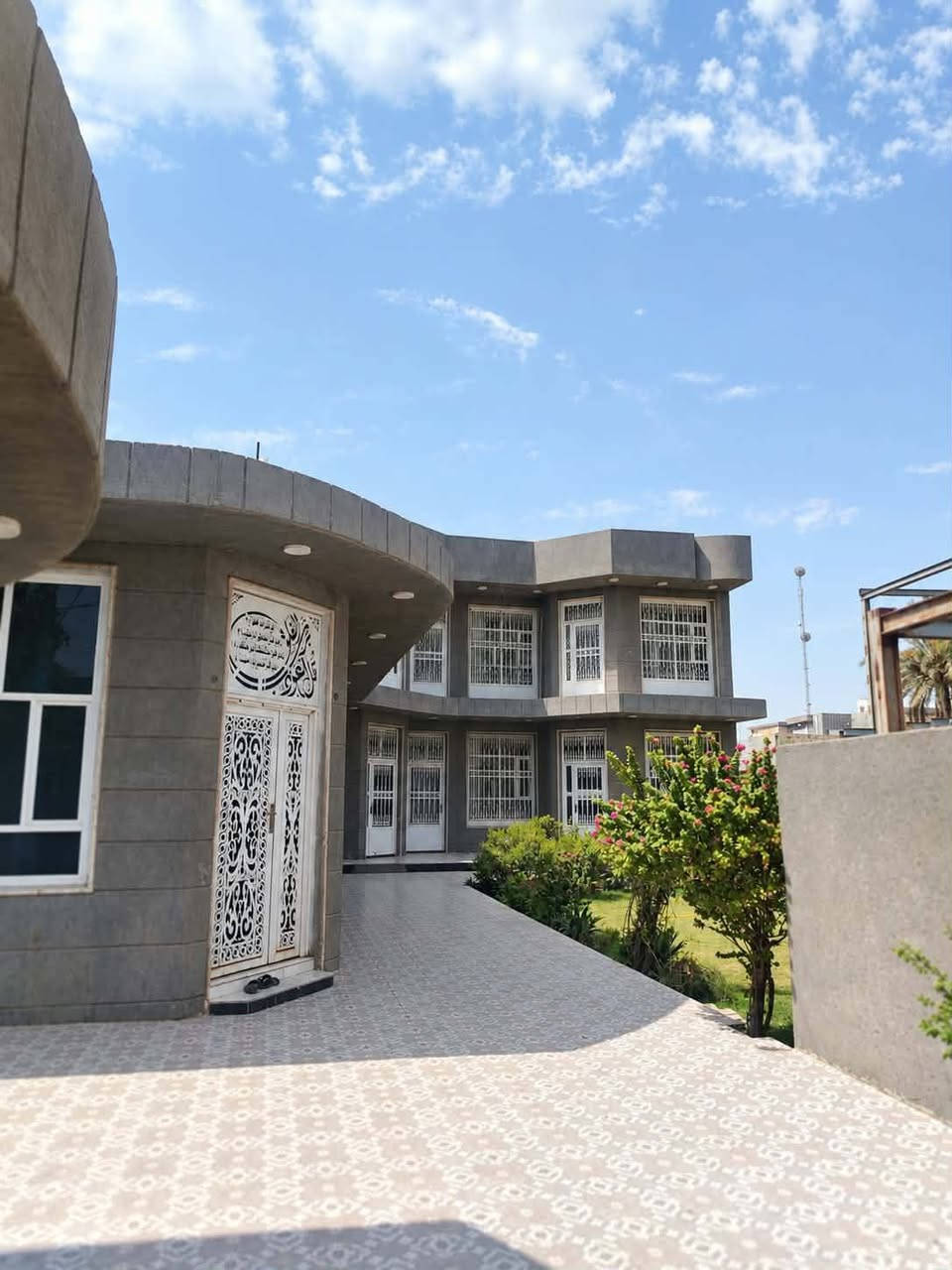 دار للبيع  طابقين بناء حديث مساحته 600 متر طابو زراعي سند 25 موقع تجاري .
ومجاور الدار بناية مساحته 200متر.     هيكل حديد طابقين عمل درجة اولى كذلك موقع تجاري .

الموقع / 
بابل/ وردية  سنتر شارع 30 / يبعد عن الشارع العام ٢٠٠ متر 

للاستفسار الإتصال على الأرقام التالية.....

***********
***********
