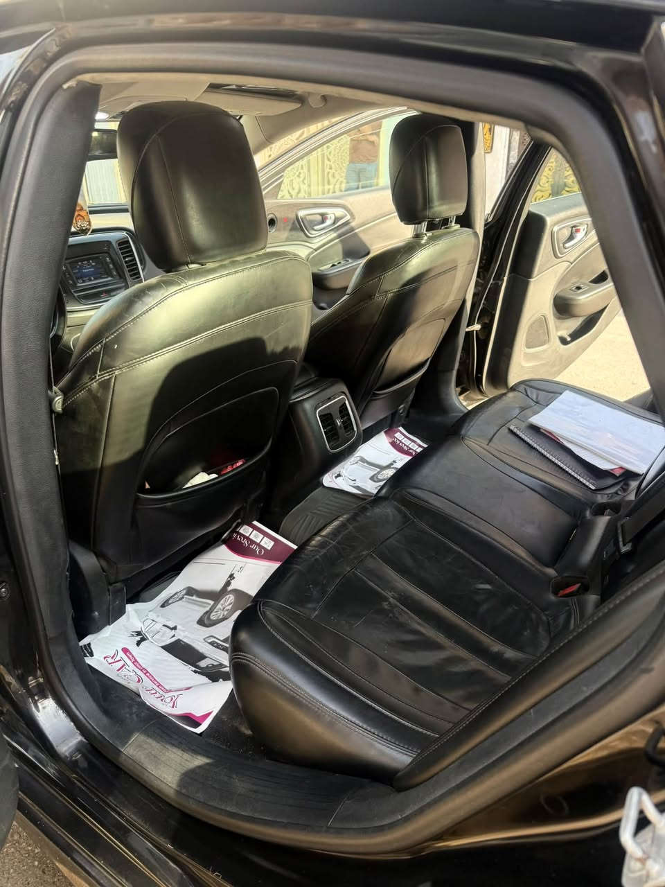 سيارة c200 موديل 2015 موديل S
محرك 2400 نظيف جدا شادي جديد فيت بم جديد تخم تاير تايوان جديد باتري جديد دهن المكينية افضل نوعية دهن ياباني 
حدادية امامي خلفي جديدة جداً سيارة  حادث الوارد جاملغ جهة السايق وباقي التفاصيل موضحة بالسونار سونار جديد  رقمهة بغداد انكليزي باسمي تحويل ثاني يوم السعر 90  وشايف كل الخير الياخذهة سيارة خير من الله   ***********
