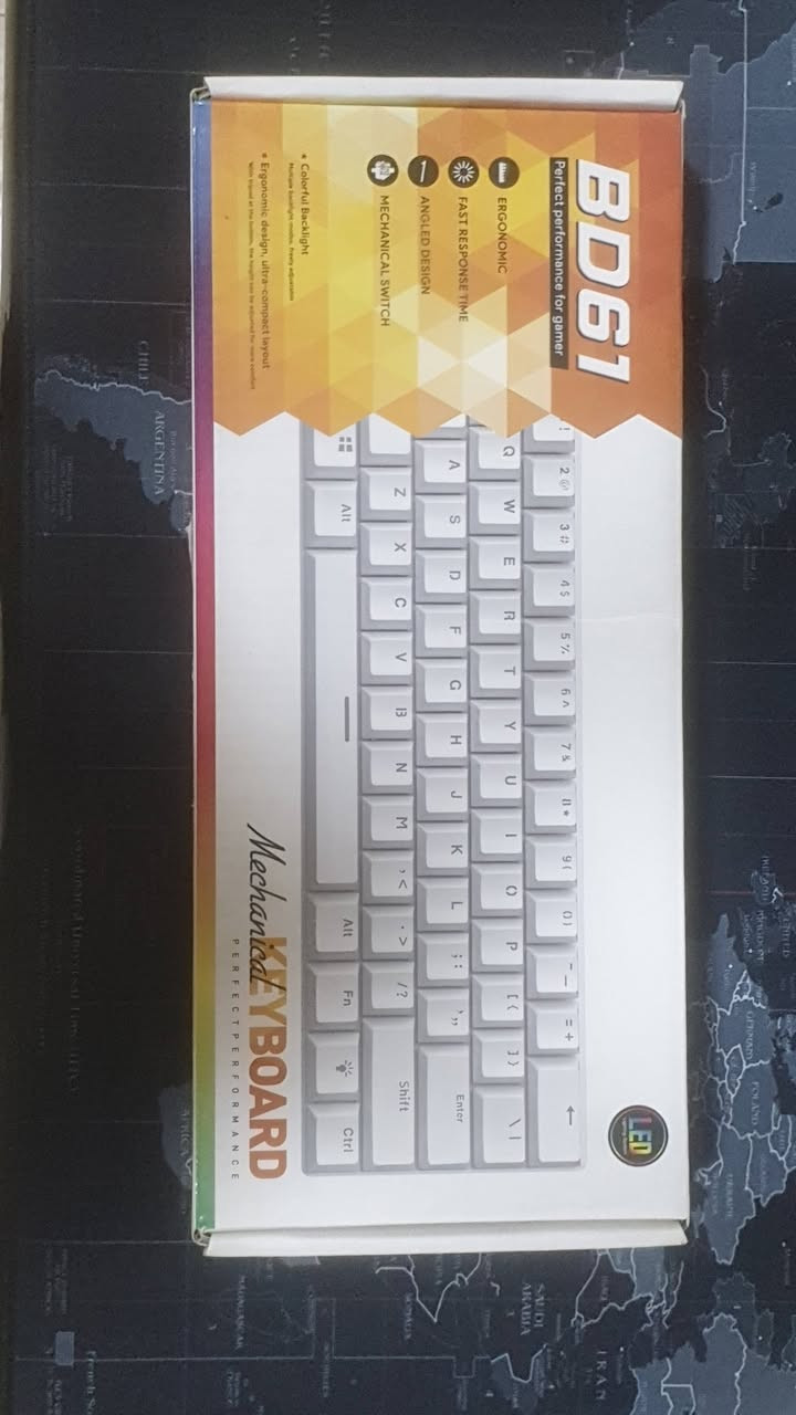 كيبورت ميكانيكي (اسويج ازرق)
مدمج 60%
اضائا RGB
مامستخدم بعدو جديد فقط فتحتو من الكارتون حته اصورو 
السعر (30)
اسيآ ***********
