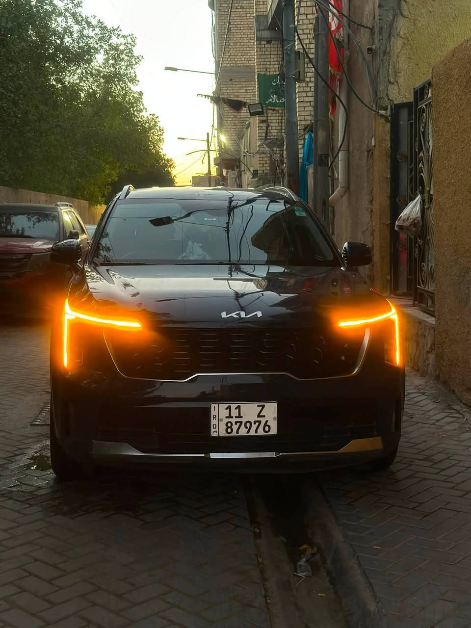 * الفئة: S (Sorento S)
* الوارد: أمريكي 🇺🇸
* المحرك: 4 سلندر، 2500
* اللون الخارجي: نيلي لون مميز
* الممشى: [25000] ميل فقط.
* رقم السيارة: [بغداد بأسمي]

المواصفات:
•بصمة ابواب
•تشغيل عن بعد دخول ذكي
•داخل لونين + مقاعد جلد تدفئة (مقعد السائق كهرباء )
•رادارات امامي خلفي  وحساسات
•مانع اصطدام وتوقف ذاتي
•ويل كب كروم حجم ١٨ 
•تبريد قطعتين

•شاشة متصلة 
•ابل كاربلاي واندرويد اوتو 
•شاحن وايرلس 
•منافذ Type C موزعة بكل السيارة

الضرر ( موضح بالصور + تبديل بنيد وبيها طلقة بالقمارة+رصعة وخدوش بسيطة) بدون شواصي بدون اي شي 

ملاحظة : ضربةالبنيد ما واصله للراديتر ولا للبدنه حتى الدعامية نفسها 

مكان السيارة : بغداد 
السعر :240 وبيها مجال بسيط حك الجيه 

للاتصال او واتساب : ***********
