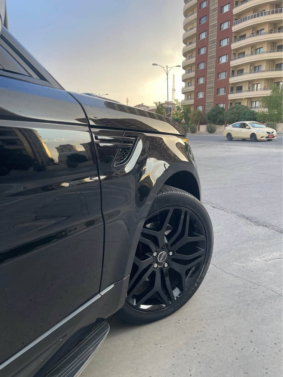 Range Rover Sport
Model 2015
V6 supercharged
بێ ڕەقەم دوبەی
کۆدی ئاسایشی بۆ کراوە
١٤٣ هەزار ڕۆشتوە 
مەکینەو گێڕ مەزبوت نەکراوەتەوە
فول مواسەفات 
ناوزەرد
لایت LED
سنوق شەفت 
سەقف پانۆراما
سەماعە مێریدیان
کامل ڕادار و ئۆتۆ ستۆپ
دەبڵ کارەبایی بەرزو نزم 
زۆر مواسەفاتی تر …
زۆر تازەیە سەیارەکە 
١٣٧ گەڵا و مەجال
*********** السليمانية, العراق
