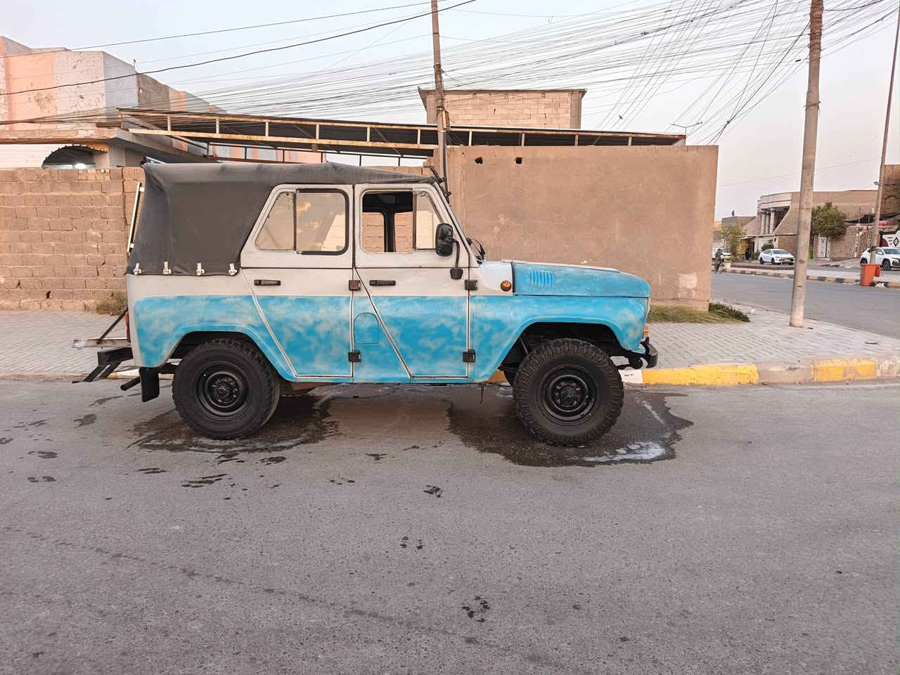 السلام عليكم
واز لبيع موديل2001
كير ومكينه كهربائي دسكات امامي
تخم تاير كهربائيات كله شغاله 
دوشمه جديده جادر جديد السياره خير من الله ***********
