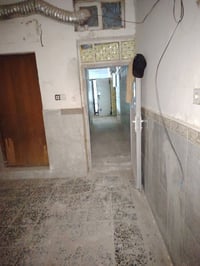 بيت للإيجار • ١٠٠م • قرب خانة أضواء الوفاء