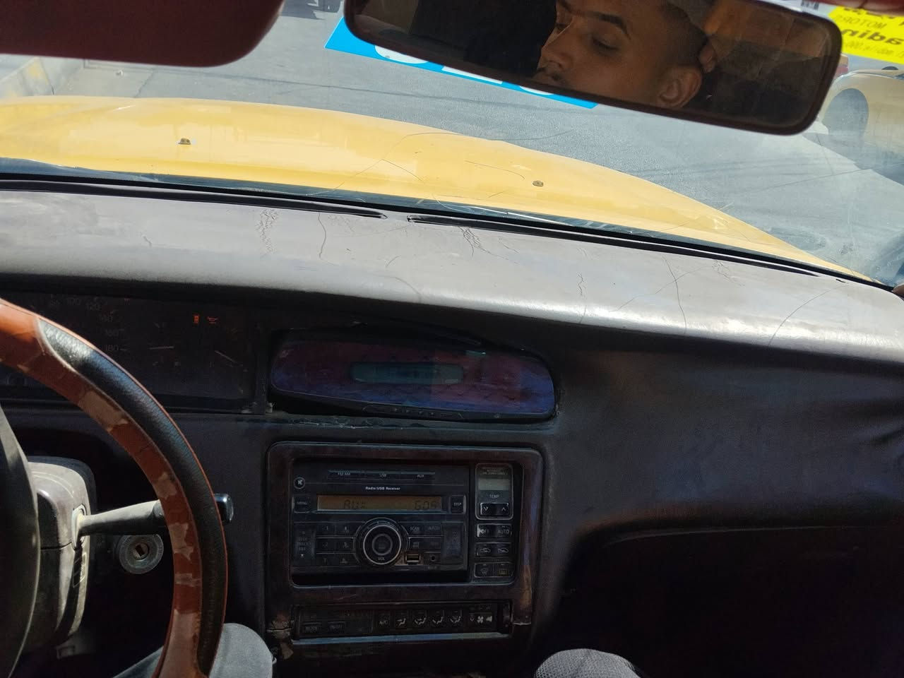 السلام عليكم بطه للبيع موديل 2000رقم بصره طابوكه كامله هيه أو تفرعاتها كير جديد مابيها لا كصه ولا نقل جثه السياره كلش حلوه نصبتها ابيع بس تحويل ماتكفل بي شي السعر 20او بيها مجال مكان كربلاء ***********
