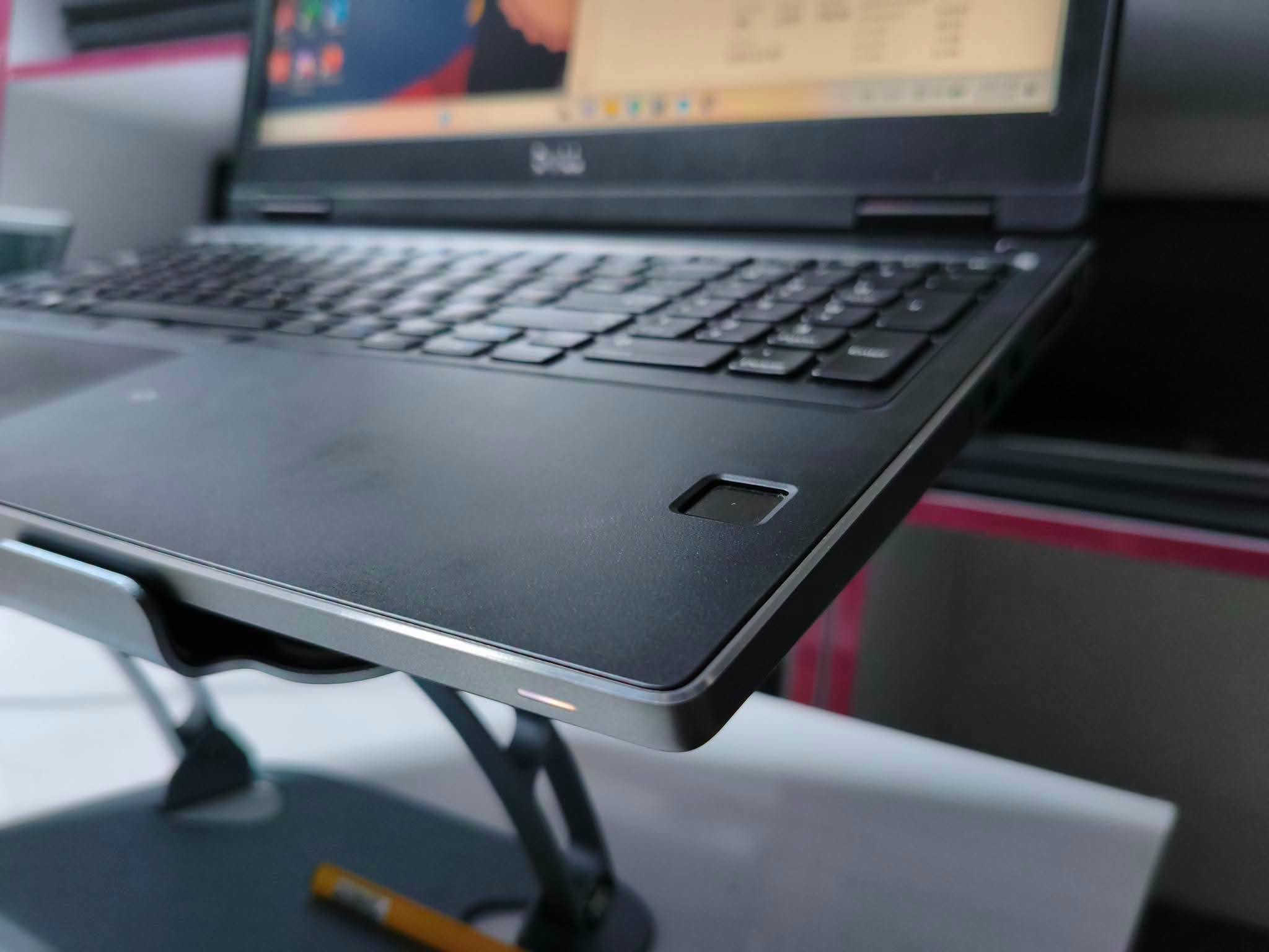 بكرت شاشة خارجي 6 كيكا وشاشة 4k المهندسين وجماعة المونتاج مو تردون دقه عاليه؟؟
Dell precision 7530
I7 8th H
16 GB  DDR4 
512 SSD (2*256) M.2

كرت خارجي انفيديا p3200 6G
كرت شاشه داخلي إنتل UHD Graphics 630 
حجم 15.6 
دقة شاشة فوركي 4K
كامل واصل شامل 630 الف

***********
