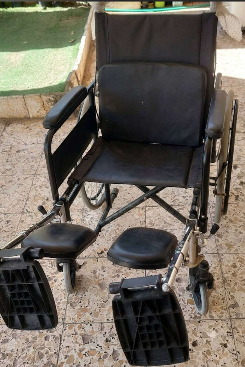 عـربانة وجرباية للبيع 
نظيفة وحالتها زينة، جاهزة للاستخدام.
 السعر مناسب، للتفاوض للجادين.
 للاستفسار الاتصال على *********** ،
