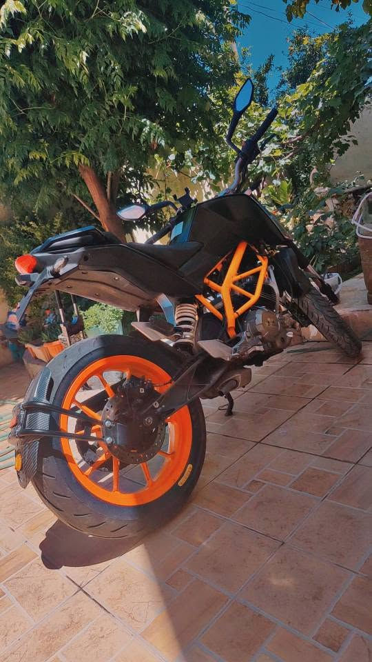Ktm 2015
Engine air coolant 250 cc 
..........1200$.......
کی تی ام 
٢٥٠ دوک 
مکینه جاف 
٥ گێر 
.....١٢ وەرەق ... و مجال 
*********** أربيل, العراق
