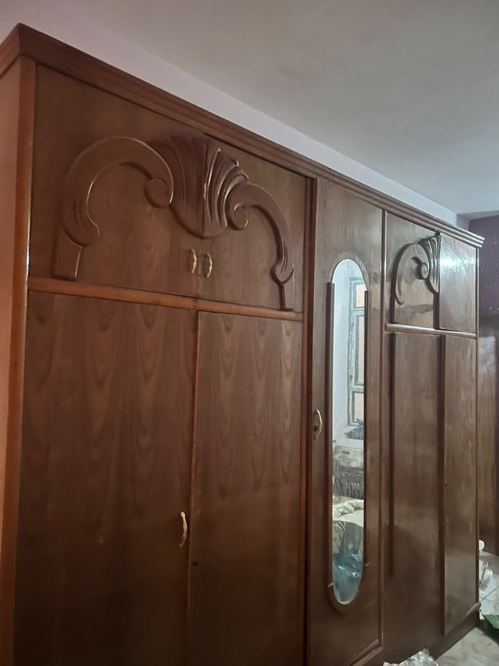 كنتور خشب باب اول للبيع ويا ملحق بغداد الشعب  السعر 250   ***********

