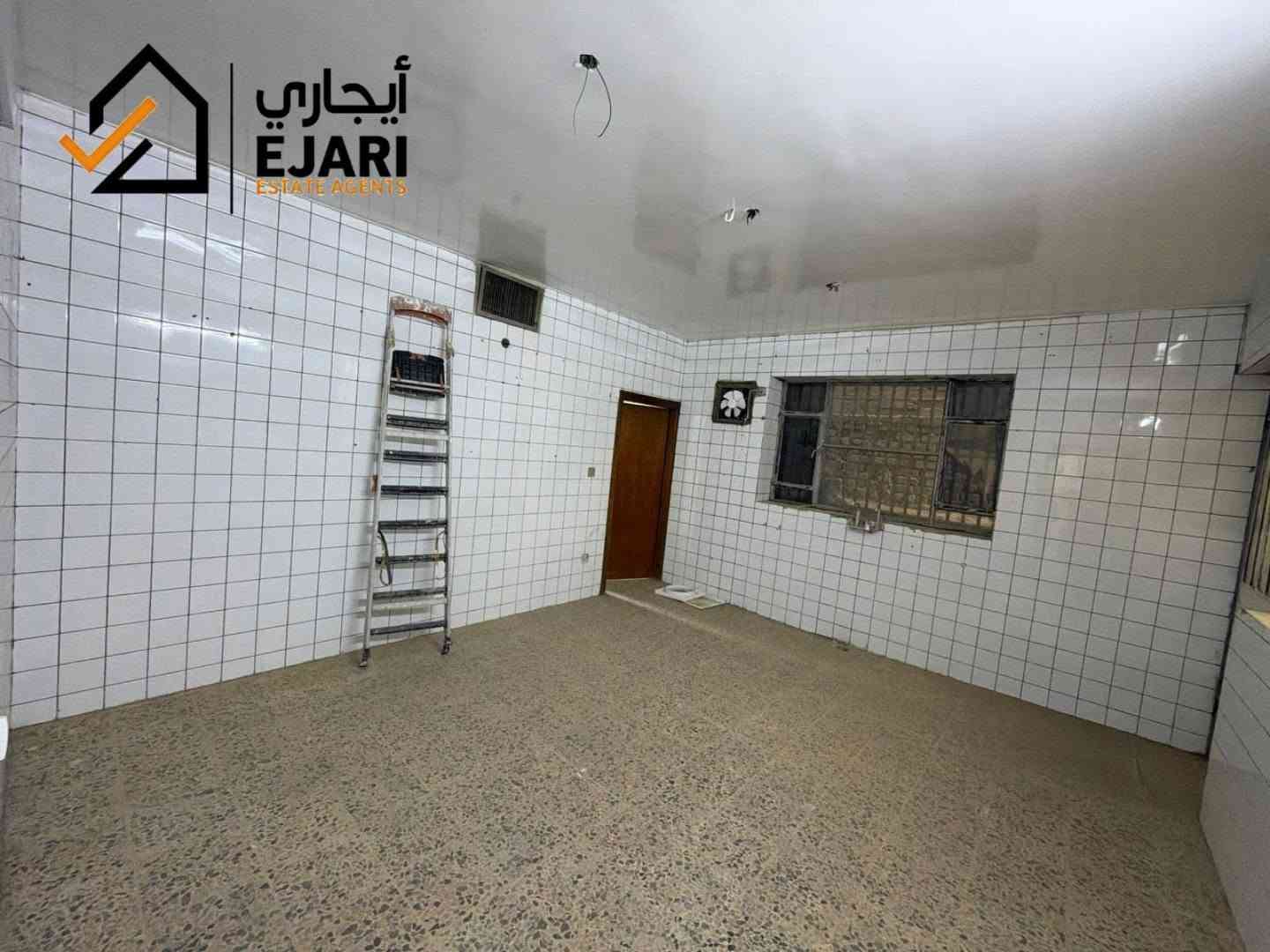 حي الجامعه • ٨٠٠م • مخزن/شركة