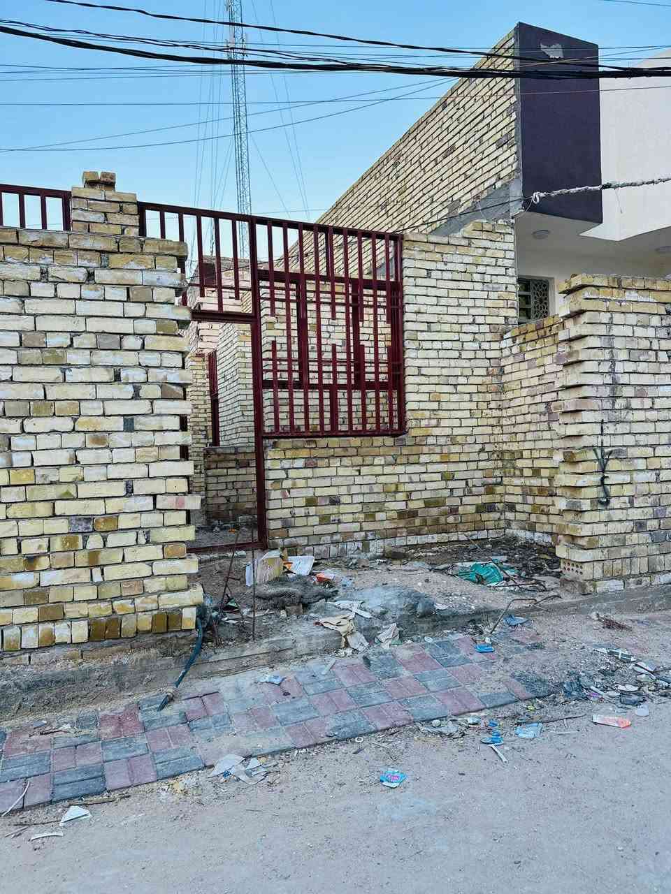 هيكل للبيع مساحه 120 متر ركن غرفتين صاله ستقبال مطبخ صحيات داخليه خارجيه
البناء طابوك جمهوري شبابيك تفصال 

الموقع طويريج حي الجمعيه شارع ام البنين 

الخدمات كامله ماء كهرباء مجاري تبليط 

السعر 42مع المجال 

***********

***********

