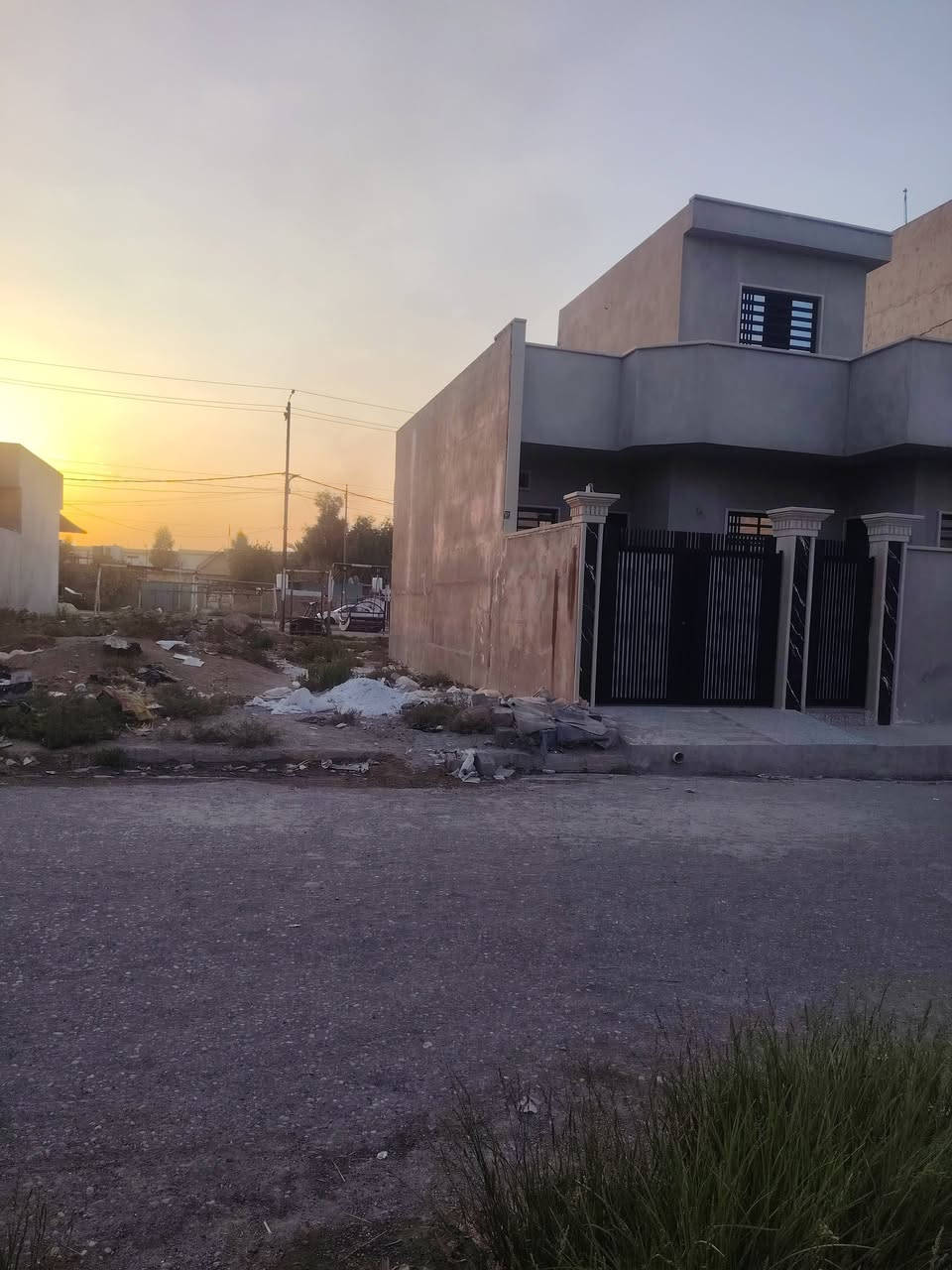 بيع مستعجل ارض لبيع موصل حي الانتصار🏠 شارع 30 مقابيل اسواق حسام 👉 مساحه يبيع منهه 100 متر 👉👉 5 في 20
تبعد عن شارع التجاري 10 امتار 
سعر 37 وبيهه مجال 🗒️سند 26
وكاله 26 سند طابو الزهور شرط 
التحويل الاستفسار مكتب ابو صفوان للعقارالاتصال عل ارقام تاليه 👉👉👉👉👉
*********** وتساب☎️ 
*********** وتساب☎️

نص مكتوب في الصور:
- مكتب أبو صفوان للعقار بيع وشراء الدور والأراضي سكني - تجاري - زراعي *********** - *********** ابو محمد الدليمي *********** - *********** ابو وسام الدليمي