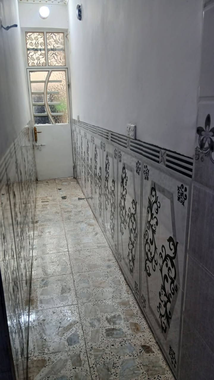 نصف قطعه للبيع شرگ بناء حديث مدينه الصدر ق ٣١ مقابيل جامع الحكمه مكلف بنشر رقم *********** أبو علي
