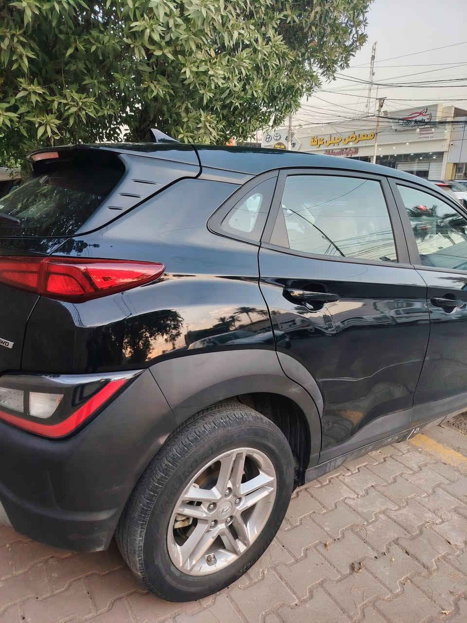 السلام عليكم
كونا ٢٠٢٣ وارد امريكي حادثها بالصور وسونارها السيارة بدون تبديل ليبل واحد مواصفاتها العادية محرك ٢٠٠٠ دوش مكفول وكير at مبدل وبدون نواقص ميكانيكية رقم بغداد جديد 
السعر ١١٥ 
مكانها بغداد الاعظمية او الكريعات 
رقم الهاتف ***********
