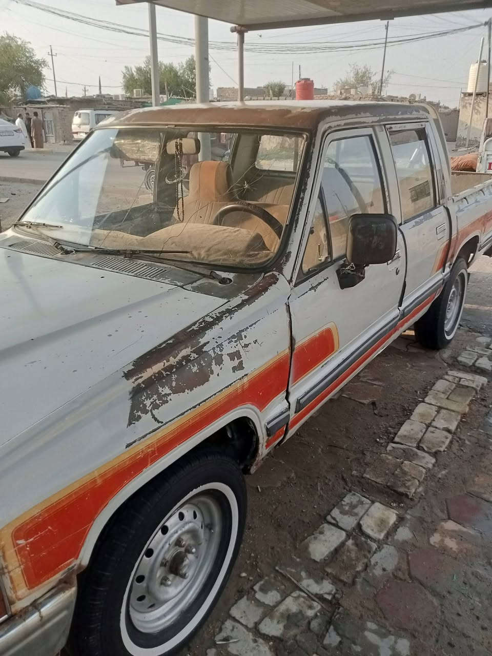 السلام عليكم بيكم مديل 1988 سياره جديده بلادي مال جناي سياره كهربايات كله شغاله مكينه ثري واي كير خمس نمر ستفسار اكثر ***********
