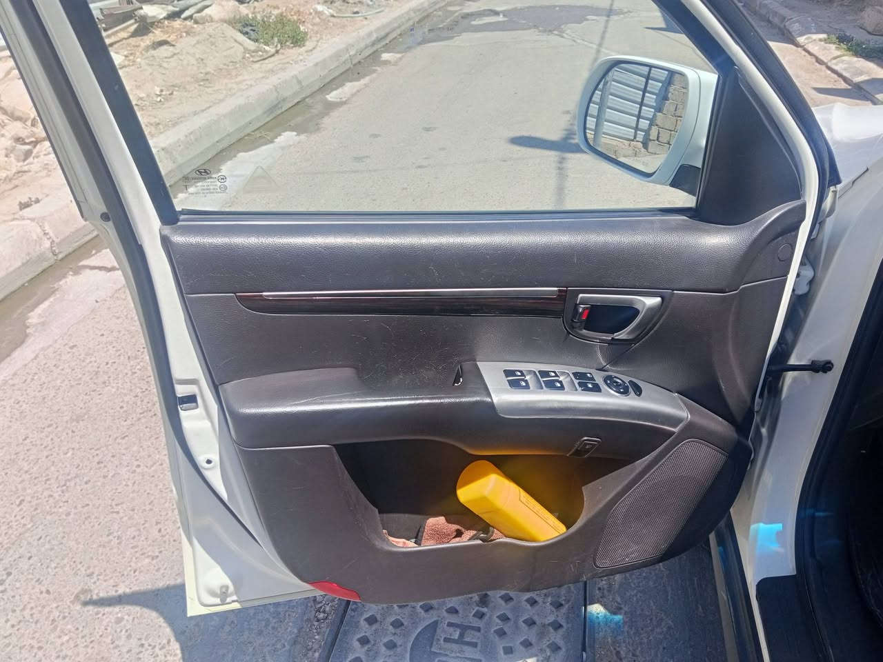 سلام عليكم سنتافيه موديل 12خليجي 7راكب 
مقفوله عده طخه بصيطه مثل ما واضحه
سعر 160مكاني الانبار فلوجه 
الاتصال برقم***********
