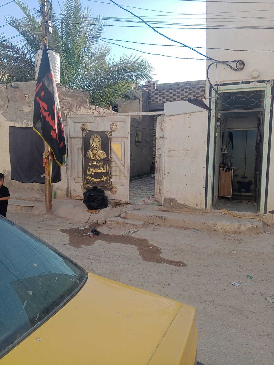 يا الله السلام عليكم ورحمه الله وبركاته الدار للبيع مساحه 190 متر العنوان النجف الكوفه البراكيه شارع المطار القديم قرب الجامع القبه الذهبيه ثالث بيت عن الشارع العام الدار المساحه الكليه 190 متر شقه 40 متر والباقي دار مساحه 150 متر تحتوي على غرفه وصاله ومطبخ وصحيات واستقبال الصحيات خارجيه وداخليه زائد كراج السعر المطلوب 47 مع المجال البسيط للتواصل رقم الهاتف اخوكم ابو طيبه صاحب مكتب الاخوين ***********
