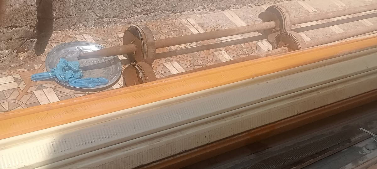 السلام عليكم. 
كبنكات نظافتهن 95% عدد 2 عرض كل واحد 3.80 والطول 3م او اكثر ..للبيع مع البوري والسبرنكات عدد 8 بكل بوري 4 . 
قيم السعر الي يرضي الله بدون كسران 
***********
